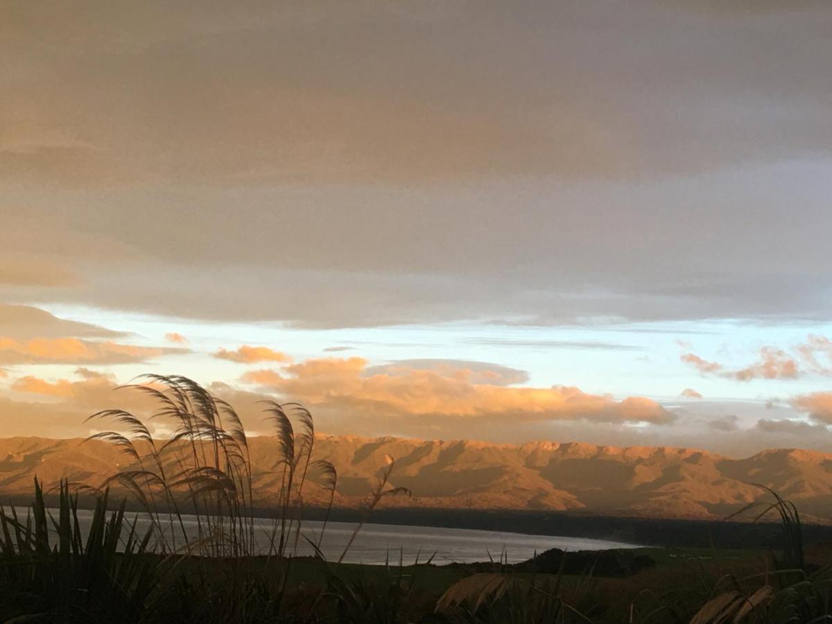 “The Cliffs” Humpridge View Motels Tuatapere ภายนอก รูปภาพ