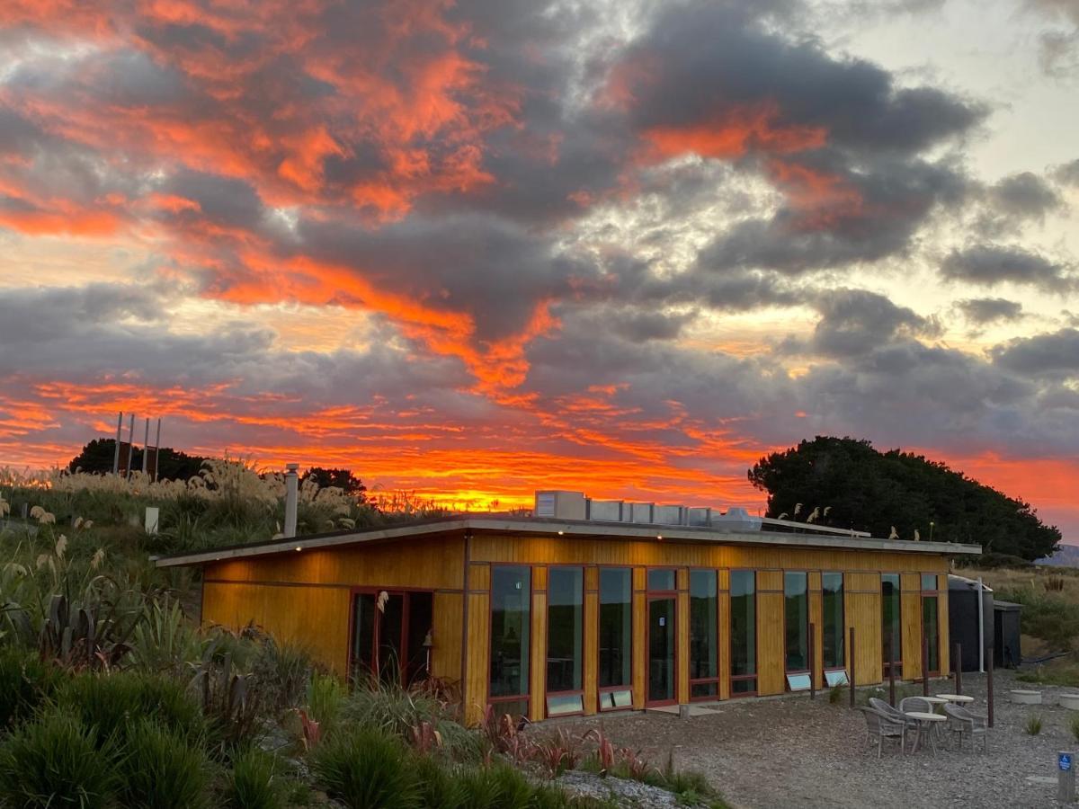 “The Cliffs” Humpridge View Motels Tuatapere ภายนอก รูปภาพ