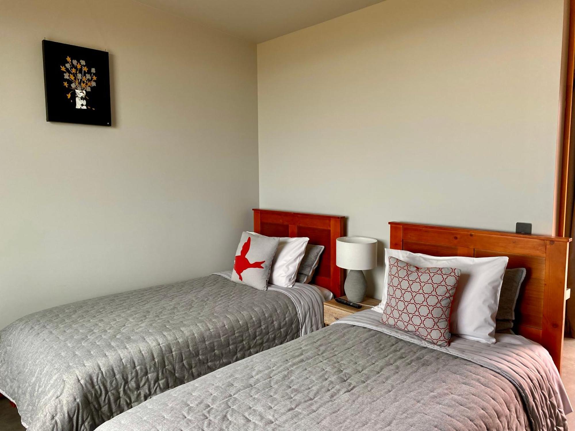 “The Cliffs” Humpridge View Motels Tuatapere ภายนอก รูปภาพ