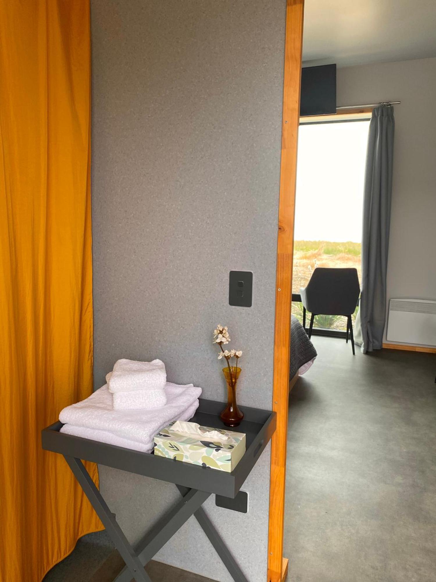 “The Cliffs” Humpridge View Motels Tuatapere ภายนอก รูปภาพ